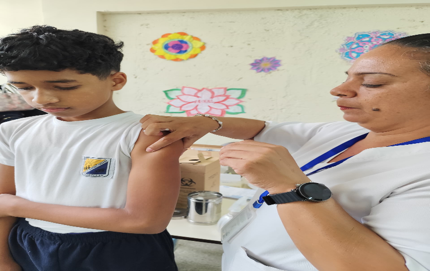 Jornada de vacunación en instituciones educativas: protección y prevención