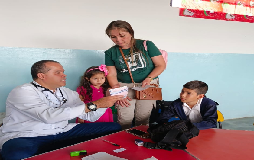 Ipasme va a la Escuela culmina octubre con exitosa jornada en la UEE José Teodomiro Escalante