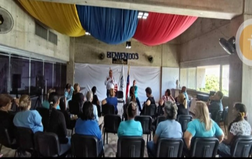 Unidad Médica Barquisimeto promueve la lectura con un conversatorio sobre literatura rusa