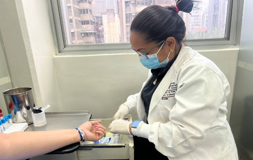 Proceso previo a la toma de muestra en el Laboratorio de la Unidad Médica Don Simón Rodríguez