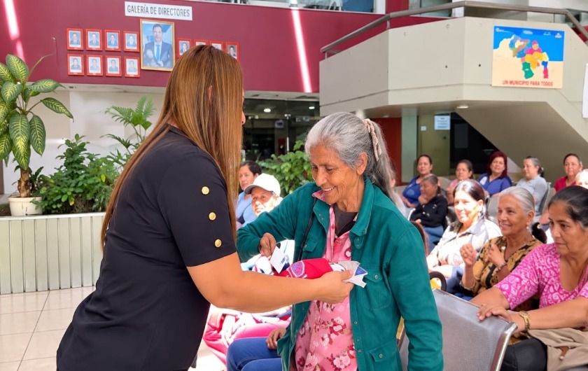 Ministerio de Educación e IPASME entregan lentes correctivos para fortalecer la salud visual del magisterio en Táchira