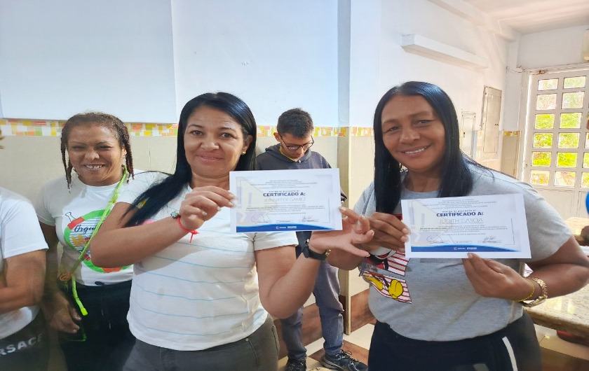 Personal del C.E.I.A "Dr. Manuel Montero" fortalece la cultura preventiva con taller para actuar en casos de sismos